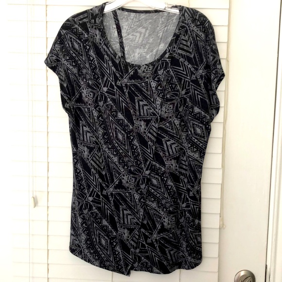 GAIAM Tops - GAIAM Top Black Gray SZ M Like New!